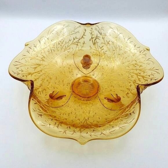 Vintage Fenton Silvertone Amber Glass Embossed 3-Footed Scalloped Console Bowl - Picture 1 of 7